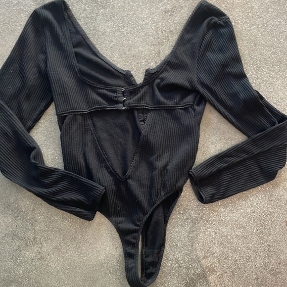 Urban outfitters black body suit with eyelet closure and back cut out detail - Picture 4 of 4